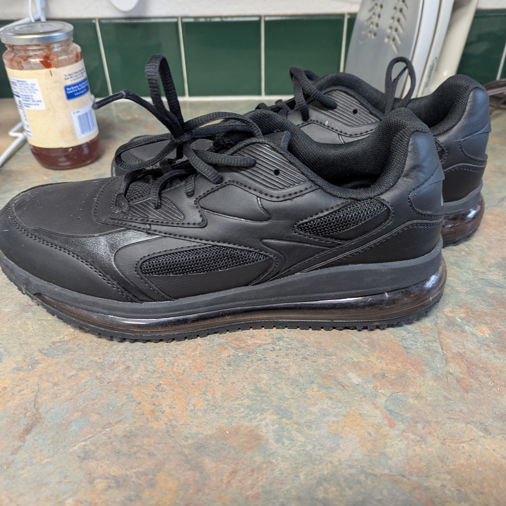 TredSafe Lucas O2Air slip-resistant work shoes in black Size 10 only worn once